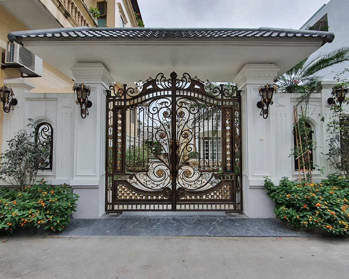 Thi công cổng sắt mỹ thuật đẹp giá rẻ tại Quận Tân Bình