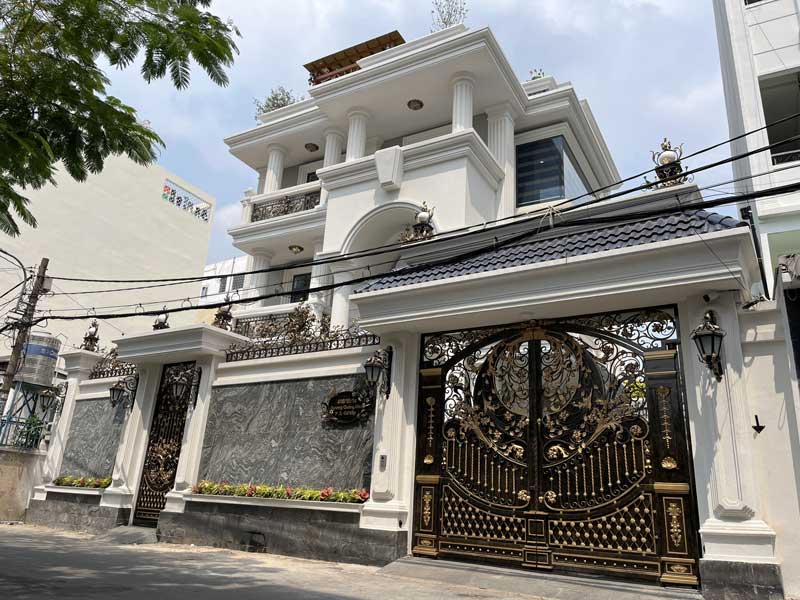 Cửa Cổng 13