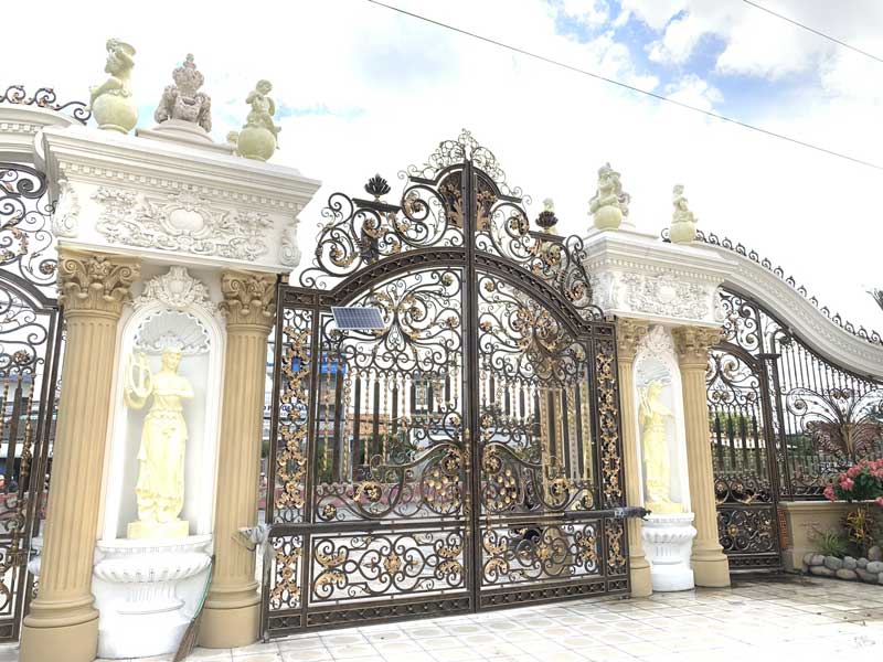 Cửa Cổng Chú Nữ Long An