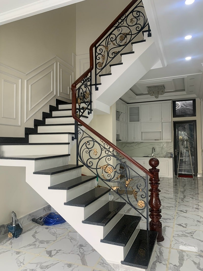 Cầu thang sắt kỹ thuật 22
