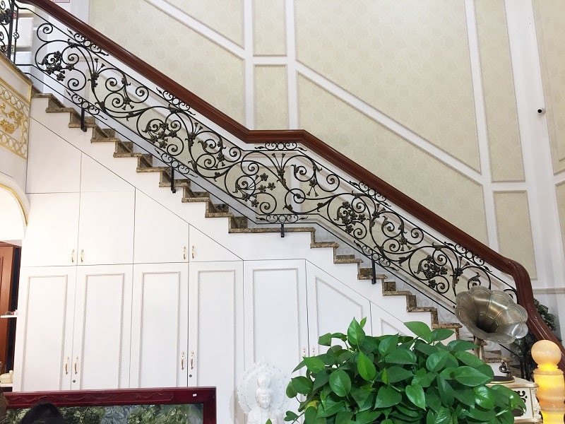 Cầu thang - Showroom Đá Kiến Trúc